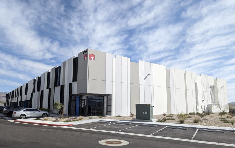 5675 North Belt, Las Vegas, NV 89115 - Mosaic Commerce Center | LoopNet