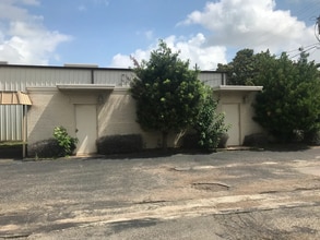 825 E Southmore Ave, Pasadena, TX for lease Building Photo- Image 1 of 4