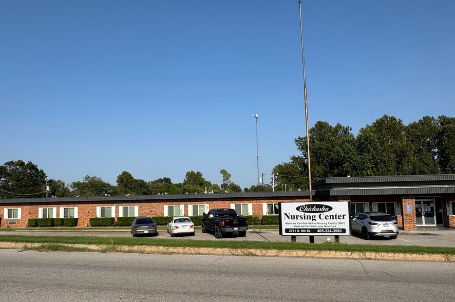 2701 S 9th St, Chickasha, OK for sale - Building Photo - Image 3 of 3