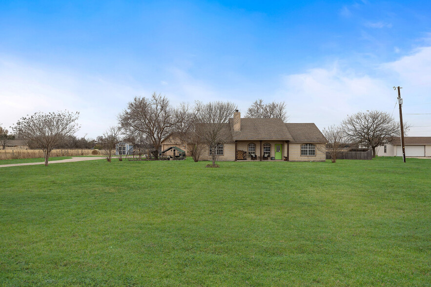 1934 County Road 134, Hutto, TX for sale - Primary Photo - Image 2 of 35