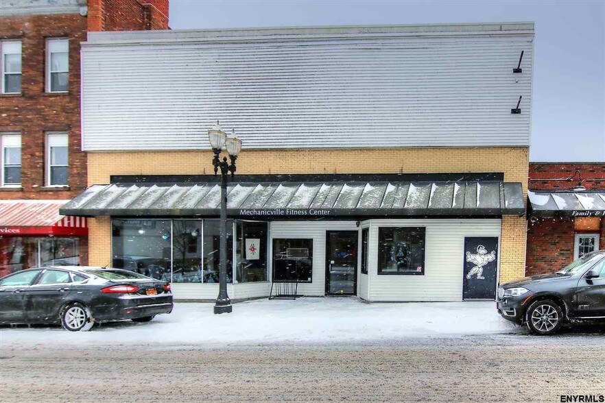 223 Park Ave, Mechanicville, NY for sale - Primary Photo - Image 1 of 1