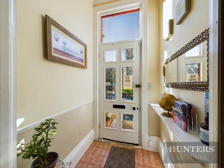 32 West St, Scarborough for sale - Building Photo - Image 3 of 98