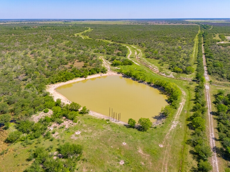 NE Zac Lentz Parkway, Victoria, TX for sale - Building Photo - Image 3 of 5