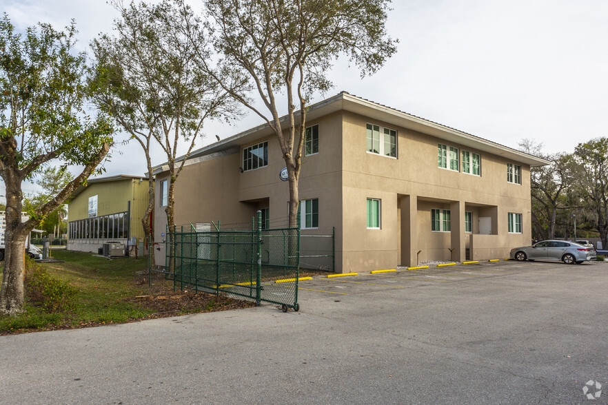 4940 Bayline Dr, North Fort Myers, FL for lease - Primary Photo - Image 1 of 63