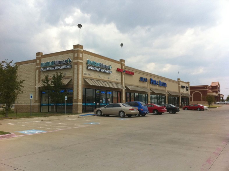 1880 W Moore Ave, Terrell, TX for lease - Primary Photo - Image 1 of 6