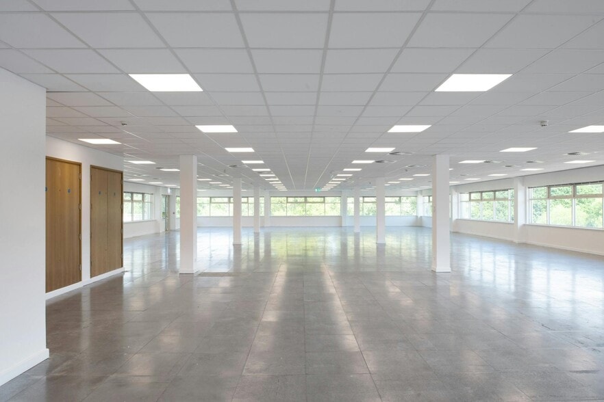Office in Fareham for lease - Building Photo - Image 3 of 17
