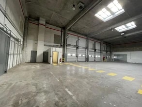 Flex in Charenton-le-Pont for lease Interior Photo- Image 2 of 3