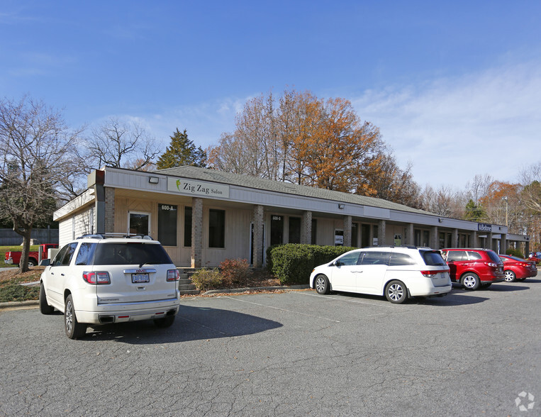 600 Matthews Mint Hill Rd, Matthews, NC for lease - Primary Photo - Image 1 of 10