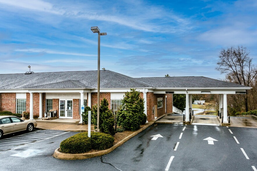 9972 Spotswood Trl, Mcgaheysville, VA for lease - Primary Photo - Image 1 of 24