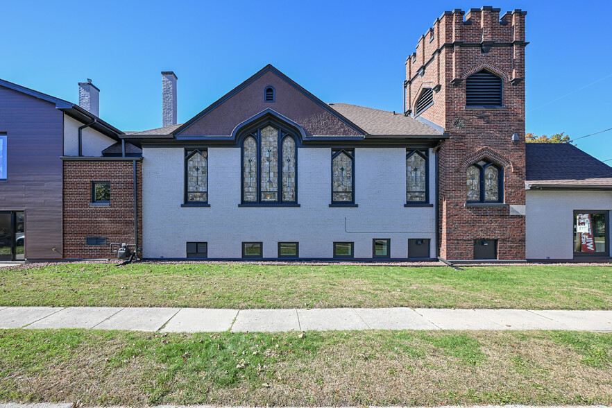 2931 Union St, East Troy, WI for sale - Building Photo - Image 3 of 9