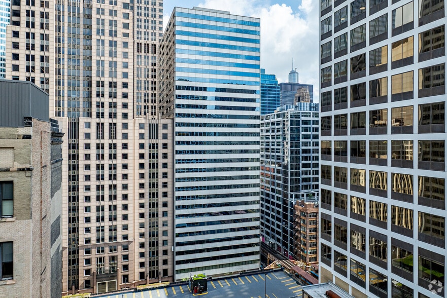 200 W Adams St, Chicago, IL for lease - Building Photo - Image 2 of 30