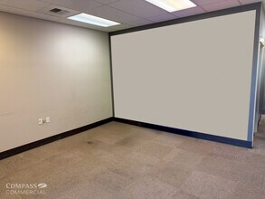 974 SW Veterans Way, Redmond, OR for lease Interior Photo- Image 2 of 2