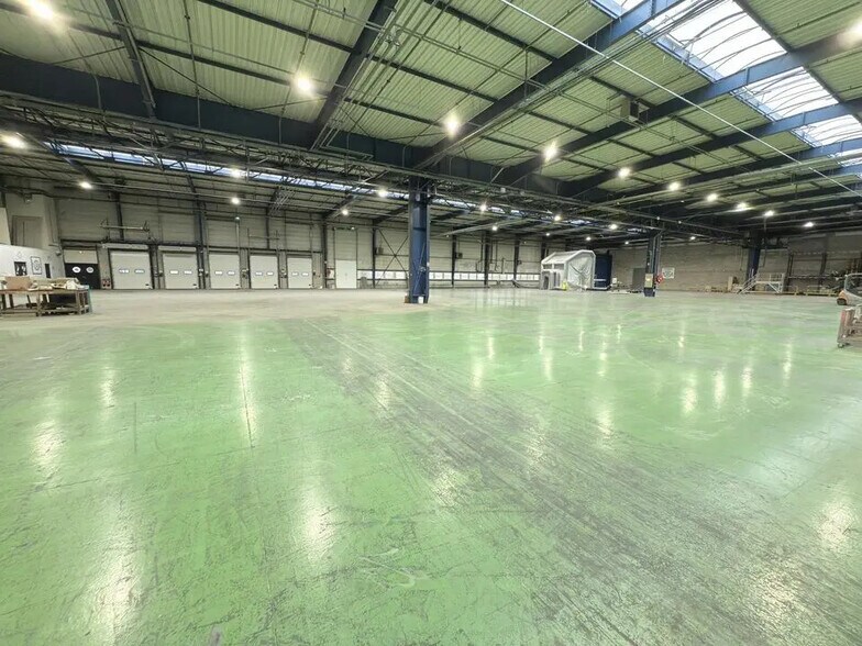 Flex in Louvres for lease - Interior Photo - Image 3 of 7