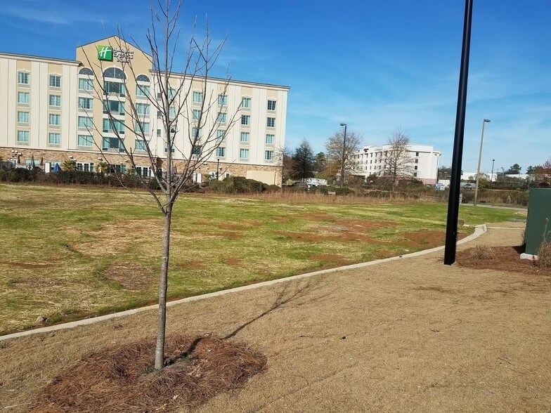 7407 N Lake Loop, Columbus, GA for sale - Building Photo - Image 1 of 4