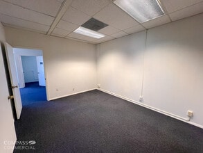 1900 NE Division St, Bend, OR for lease Interior Photo- Image 2 of 4