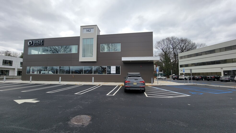142 Route 17, Paramus, NJ for lease - Building Photo - Image 2 of 6