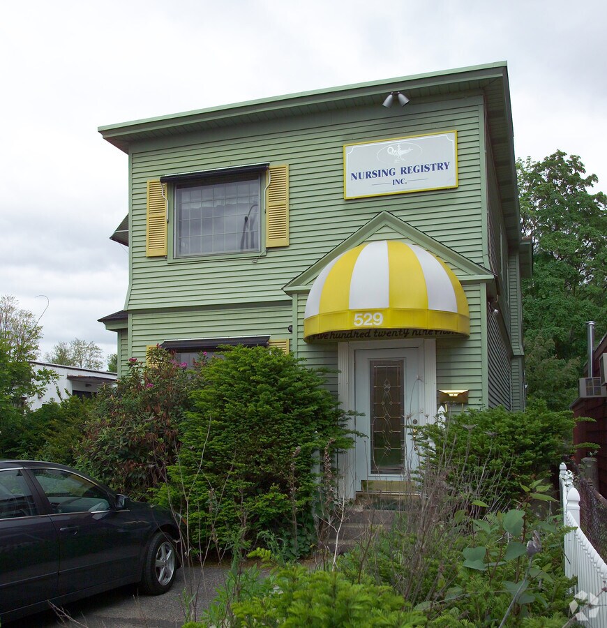 529 Front St, Chicopee, MA 01013