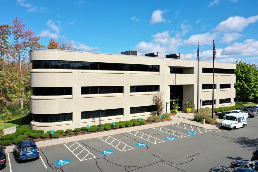 20 Batterson Park Rd, Farmington, CT for lease - Building Photo - Image 1 of 6
