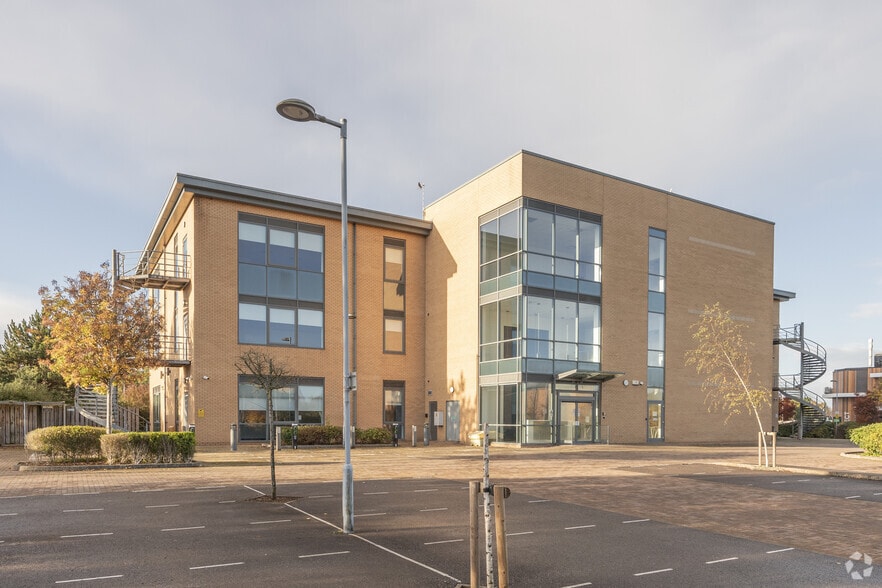 Harlequin Office Park, Bristol for lease - Primary Photo - Image 1 of 3