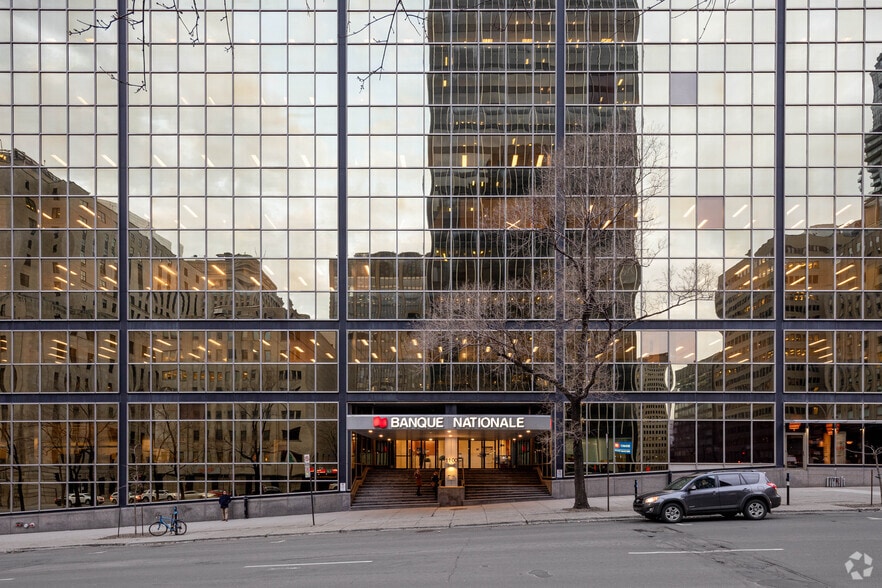 690-700 Boul René-Lévesque O, Montréal, QC for lease - Building Photo - Image 2 of 3