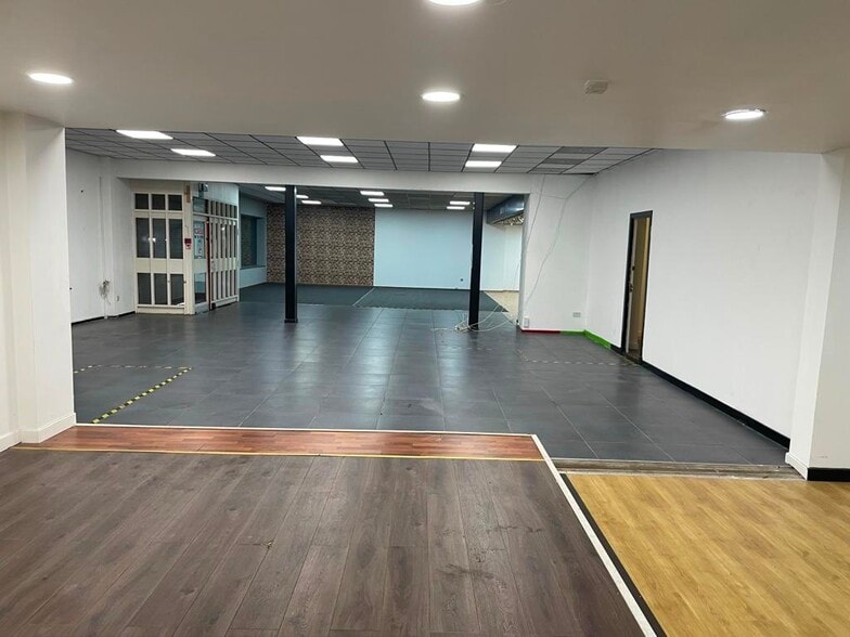 20 Fulbar St, Renfrew for lease - Building Photo - Image 3 of 7