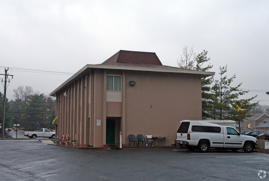 2531 Chain Bridge Rd, Vienna, VA for lease - Building Photo - Image 2 of 9