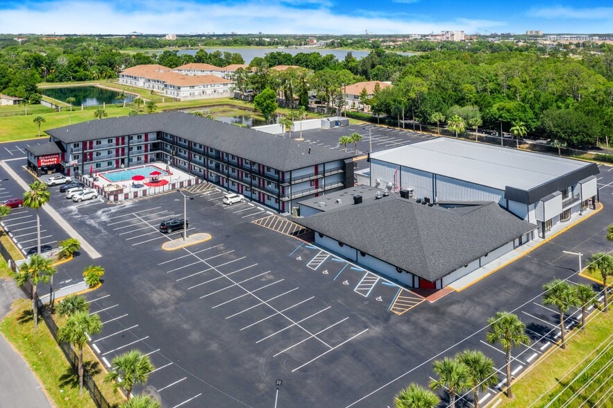 4736 W Irlo Bronson Memorial Hwy, Kissimmee, FL for lease - Building Photo - Image 2 of 15
