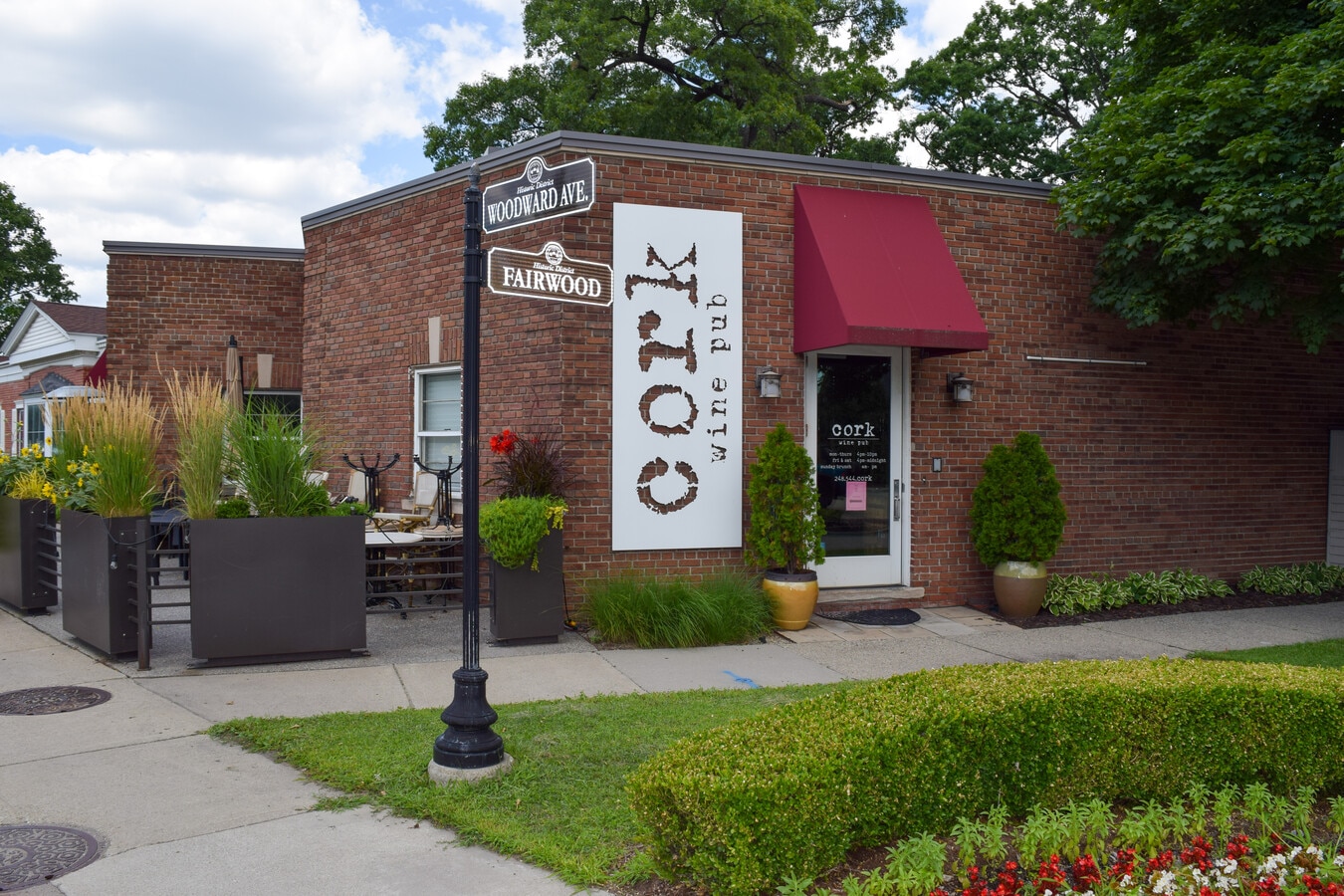 23810 Woodward Ave Pleasant Ridge Mi 48069 Retail For Sale Loopnet Com