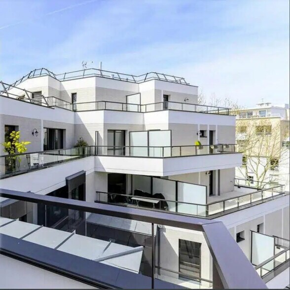 Retail in Arcueil for lease - Building Photo - Image 3 of 6