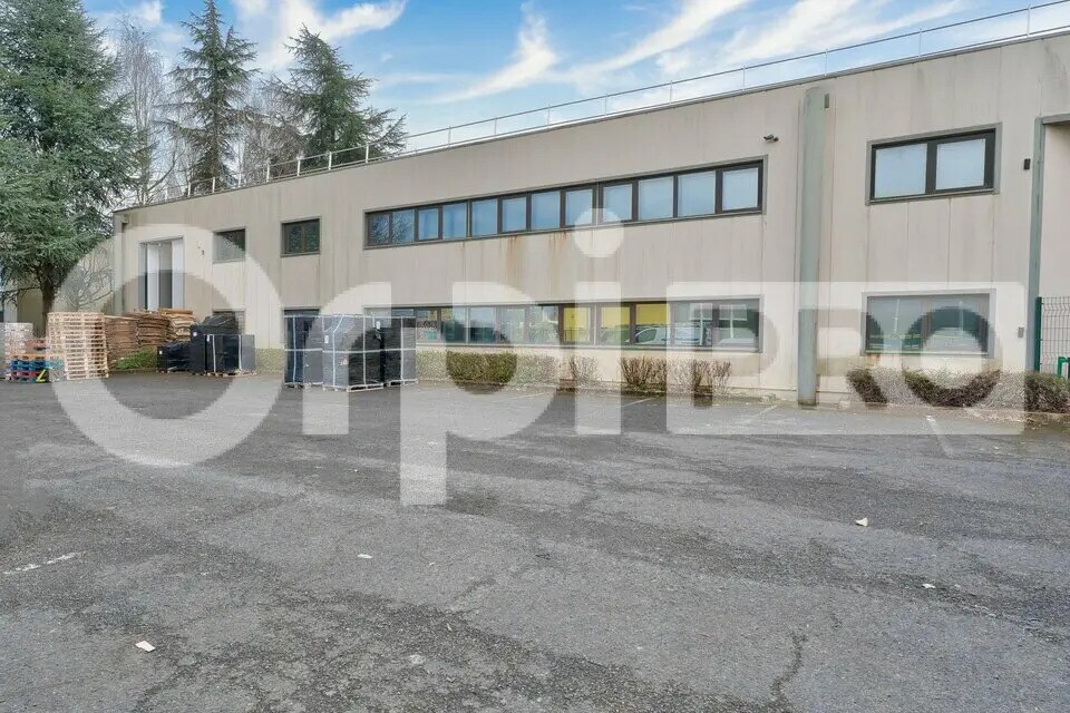 Flex in Pontault-Combault for lease Building Photo- Image 1 of 7