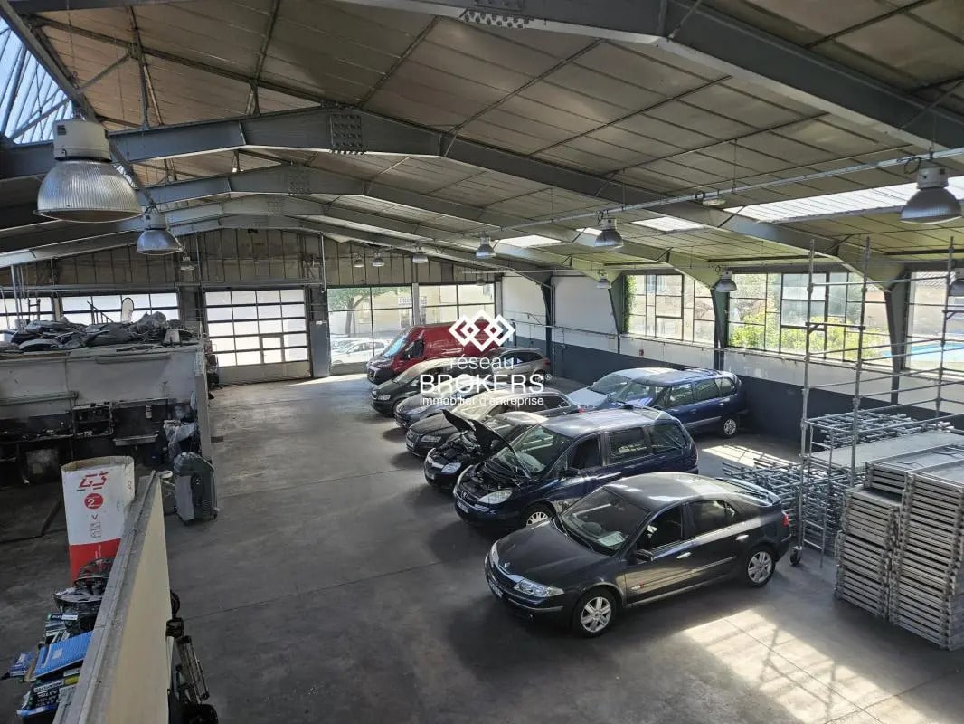 Retail in Mâcon for lease Building Photo- Image 1 of 8