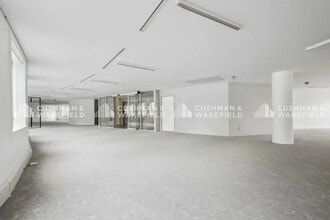 Office in Puteaux for lease Interior Photo- Image 2 of 2