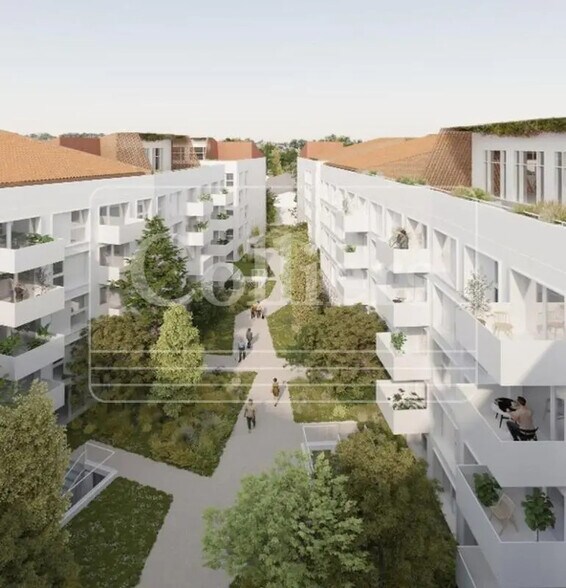 Office in Toulouse for lease - Building Photo - Image 1 of 7