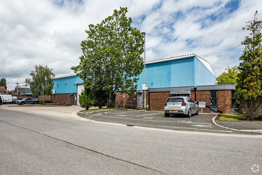 Shadowmoss Rd, Manchester for sale - Primary Photo - Image 1 of 1