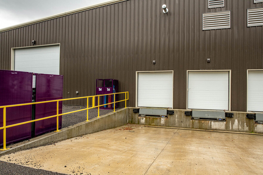 193 Resource Rd, Kingston, ON for lease - Building Photo - Image 3 of 9