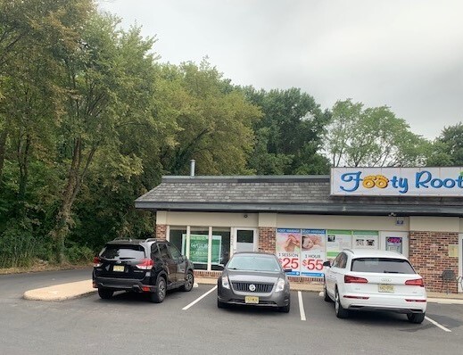 404 Marlton Pike E, Cherry Hill, NJ for lease Building Photo- Image 1 of 4