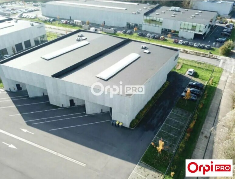Flex in Roncq for lease - Aerial - Image 1 of 11