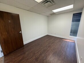 4625-4629 S Harvard Ave, Tulsa, OK for lease Interior Photo- Image 2 of 4