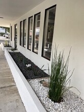 1422 28th St, Sacramento, CA for sale Interior Photo- Image 1 of 7