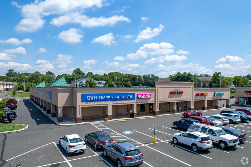 454-498 Pottstown Ave, Pennsburg, PA for sale - Primary Photo - Image 1 of 1