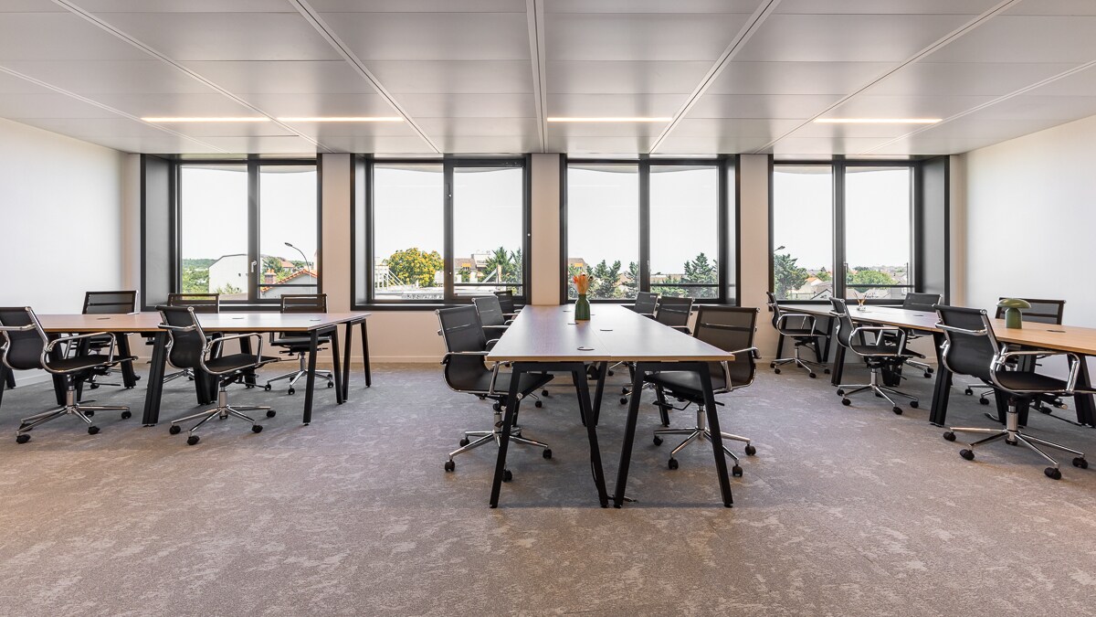 198 Rue Carnot, Fontenay-sous-Bois for lease Interior Photo- Image 1 of 4