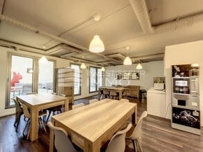 Office in Fontainebleau for lease Building Photo- Image 1 of 5