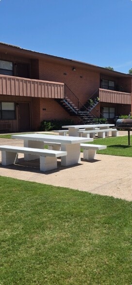 111 W Hird St, Gainesville, TX for sale - Other - Image 2 of 11