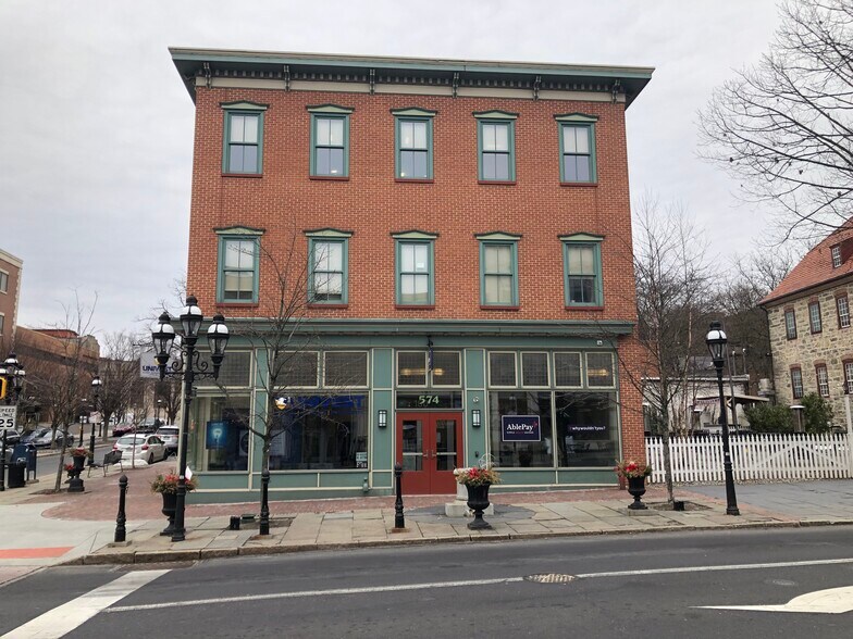 574 Main St, Bethlehem, PA for sale - Building Photo - Image 1 of 1