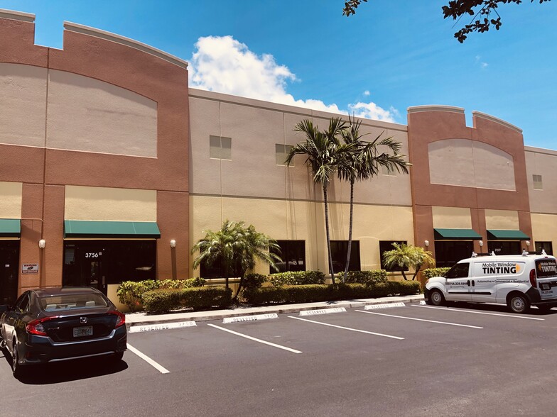 3752 SW 30th Ave, Fort Lauderdale, FL for sale - Building Photo - Image 1 of 1