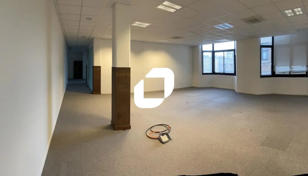 Office in Reims for lease - Building Photo - Image 3 of 7