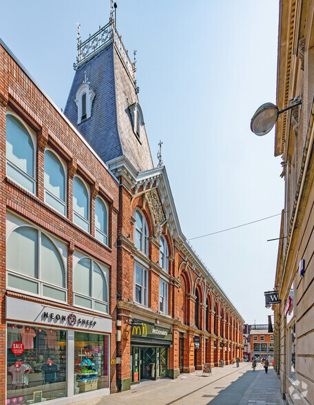 Cornhill, Lincoln for lease - Building Photo - Image 3 of 9