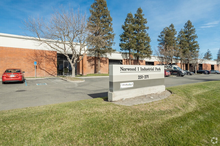 251 Opportunity St, Sacramento, CA for lease - Building Photo - Image 2 of 5