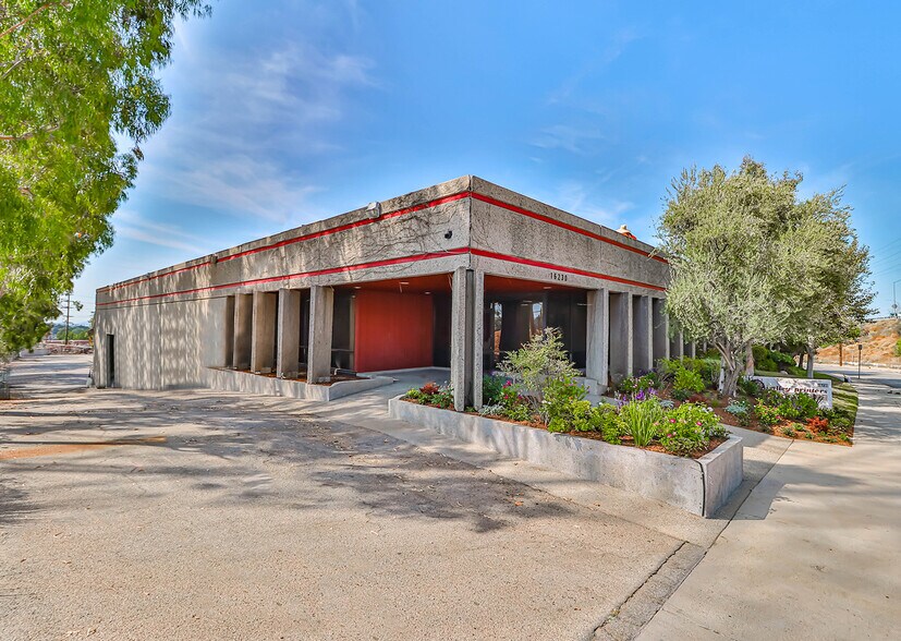 16230 Filbert St, Sylmar, CA for sale - Primary Photo - Image 1 of 1