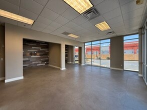 73700 Dinah Shore Dr, Palm Desert, CA for lease Interior Photo- Image 2 of 11